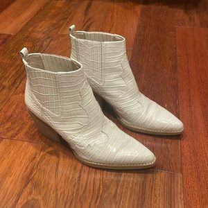 Sam Edelman Winona Boots, White, Size 6